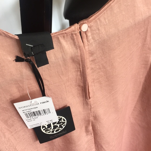 Blush colored blouse - Picture 3 of 3